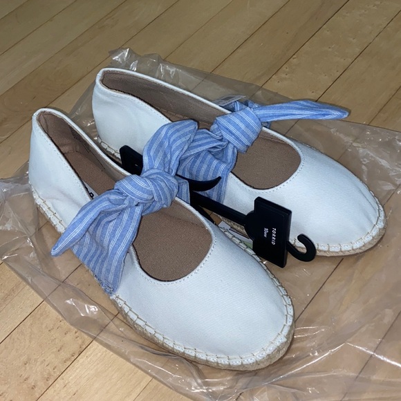 Torrid Ivory Canvas Espadrille Flats 9WW 10WW - Picture 2 of 4